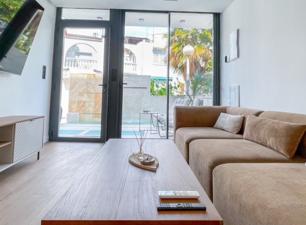 Herverkoop - Rijwoning - Torrevieja - Aguas Nuevas