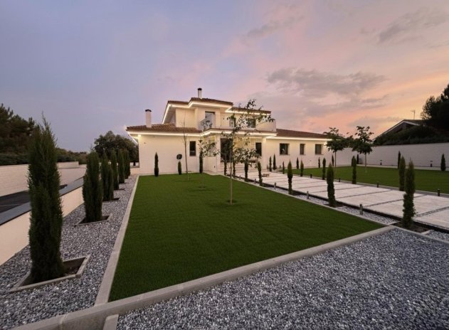 Herverkoop - Villa - Valdemorillo - Mojadillas - Parque de las Infantas - El Paraiso