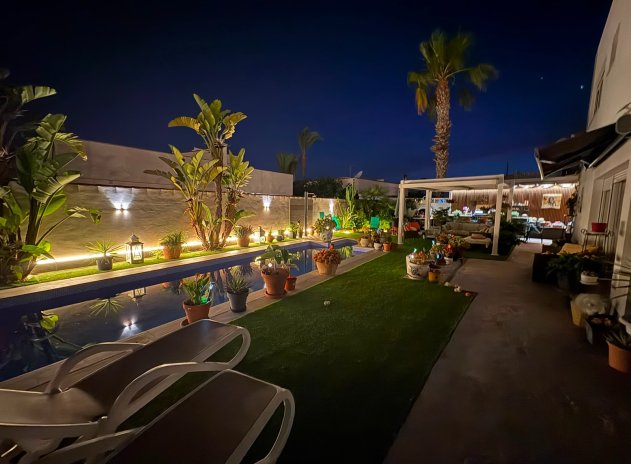 Herverkoop - Villa - Torrevieja - La Siesta