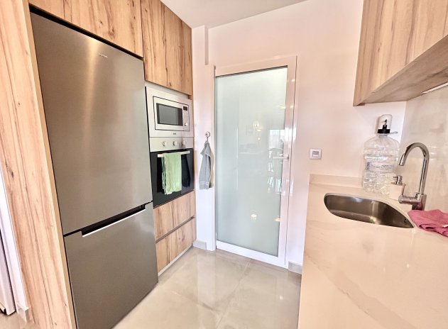 Reventa - Apartamento / Piso - Pilar de La Horadada