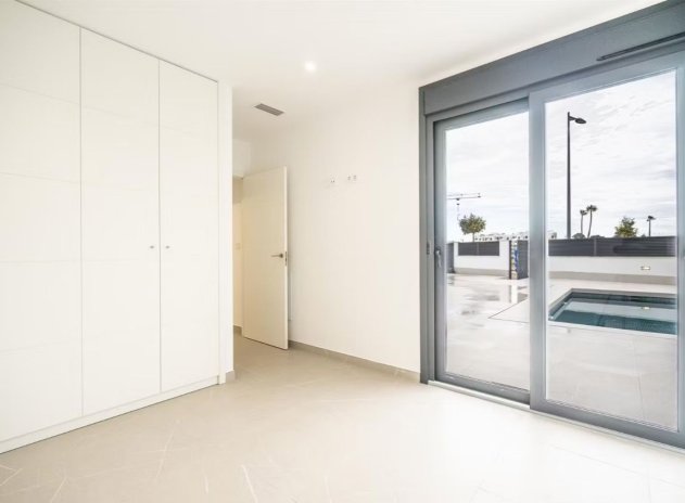 Resale - Villa * - Santa Rosalia *