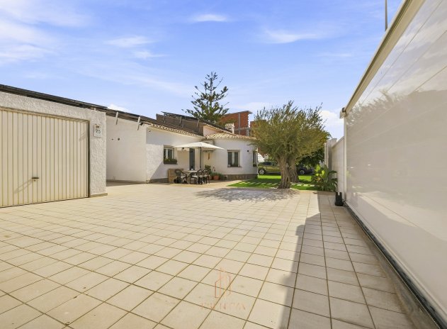 Wiederverkauf - Villa - Orihuela Costa - La Zenia