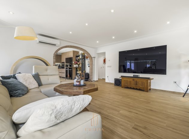 Wiederverkauf - Villa - Orihuela Costa - La Zenia