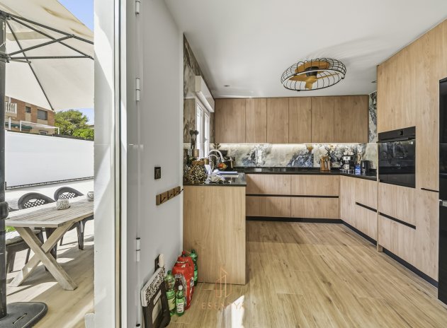 Wiederverkauf - Villa - Orihuela Costa - La Zenia