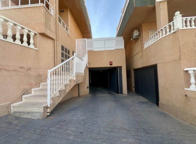 Wiederverkauf - Parkplatz / Garage - Torrevieja - Cabo cervera