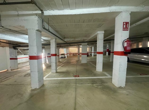 Wiederverkauf - Parkplatz / Garage - Torrevieja - Cabo cervera