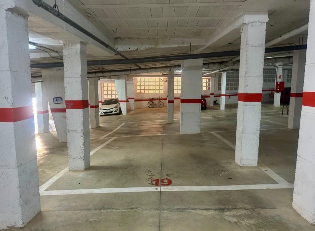Wiederverkauf - Parkplatz / Garage - Torrevieja - Cabo cervera