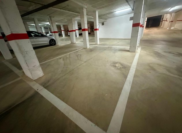 Wiederverkauf - Parkplatz / Garage - Torrevieja - Cabo cervera