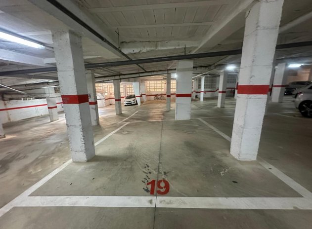 Wiederverkauf - Parkplatz / Garage - Torrevieja - Cabo cervera