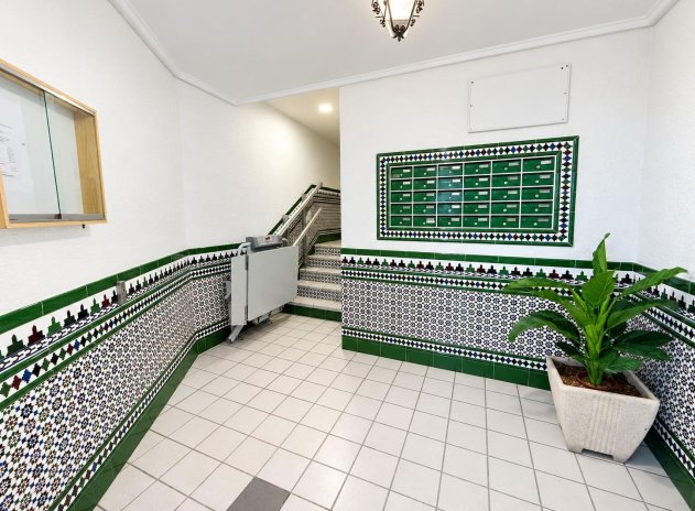 Resale - Apartment / Flat * - Torrevieja * - Torre del moro
