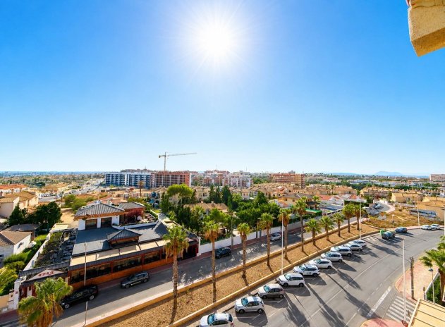 Resale - Apartment / Flat * - Torrevieja * - Torre del moro