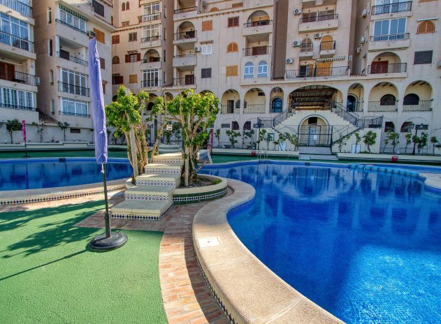 Resale - Apartment / Flat * - Torrevieja * - Torre del moro
