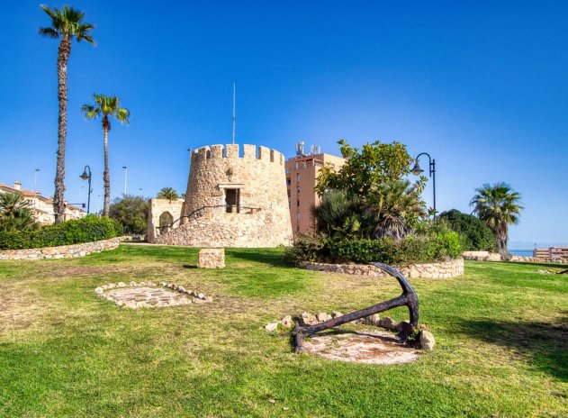 Resale - Apartment / Flat * - Torrevieja * - Torre del moro