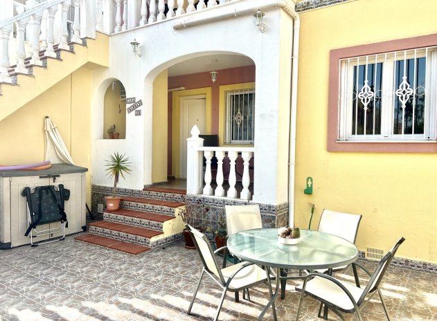 Resale - Apartment / Flat * - La Zenia *