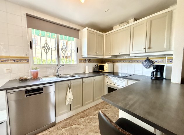 Resale - Apartment / Flat * - La Zenia *