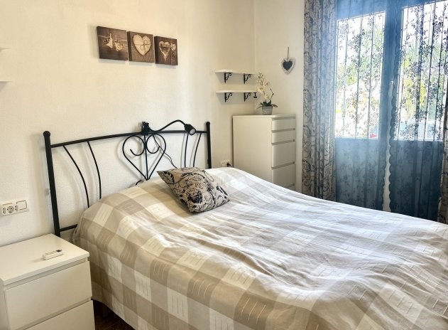 Resale - Apartment / Flat * - La Zenia *