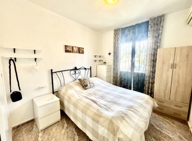 Resale - Apartment / Flat * - La Zenia *