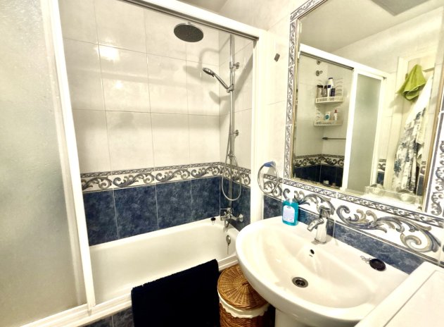 Resale - Apartment / Flat * - La Zenia *