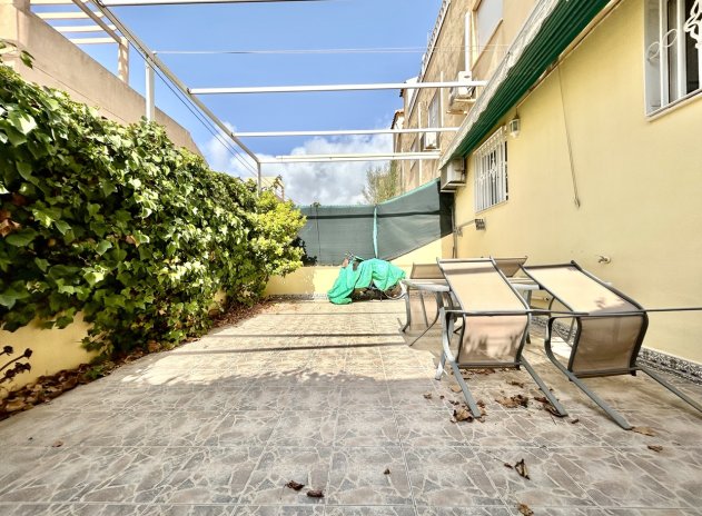 Resale - Apartment / Flat * - La Zenia *