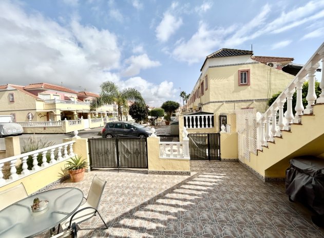 Resale - Apartment / Flat * - La Zenia *