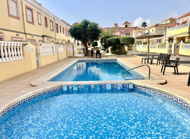 Resale - Apartment / Flat * - La Zenia *
