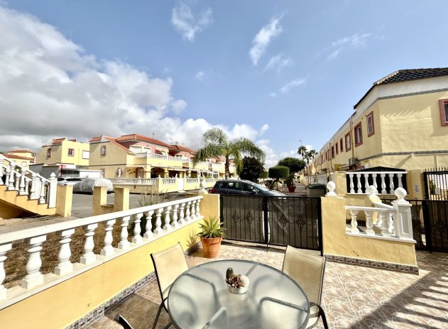 Resale - Apartment / Flat * - La Zenia *