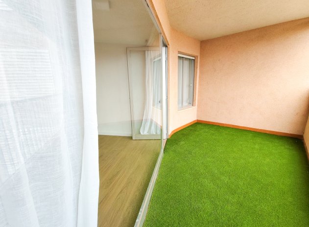 Resale - Apartment / Flat * - La Zenia *