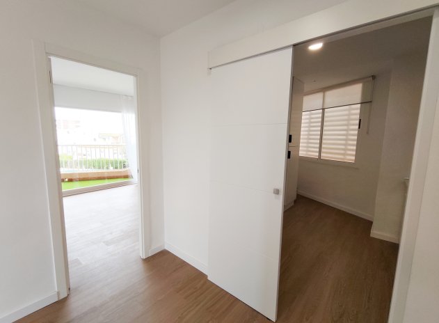 Resale - Apartment / Flat * - La Zenia *