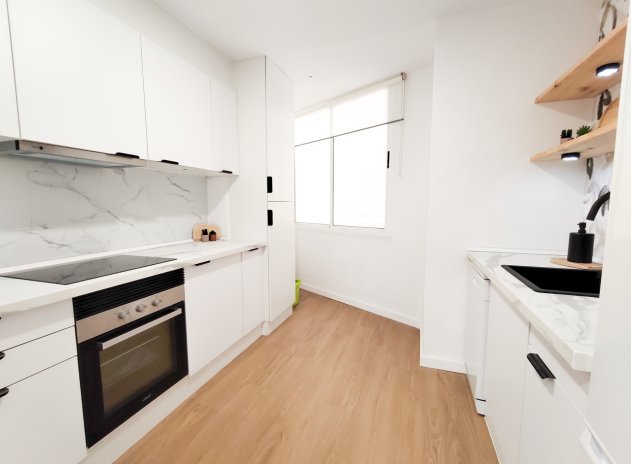 Resale - Apartment / Flat * - La Zenia *