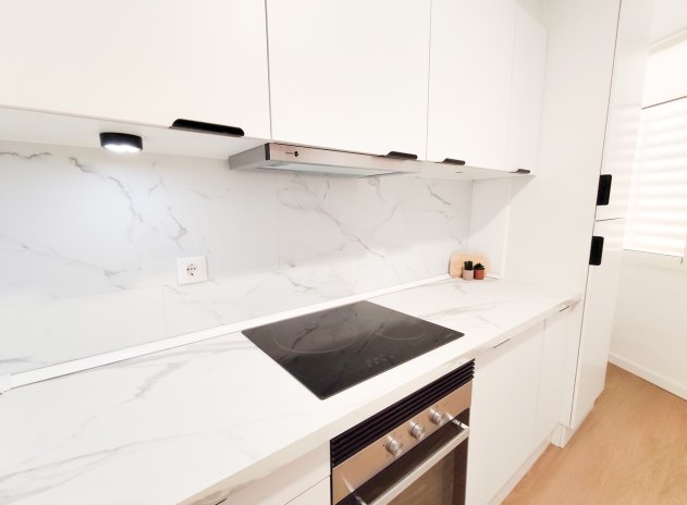 Resale - Apartment / Flat * - La Zenia *