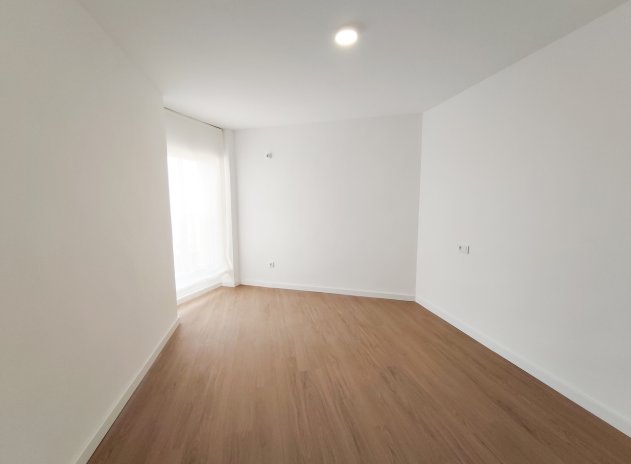 Resale - Apartment / Flat * - La Zenia *