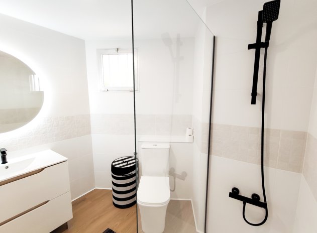 Resale - Apartment / Flat * - La Zenia *