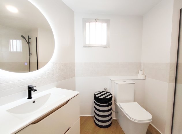 Resale - Apartment / Flat * - La Zenia *
