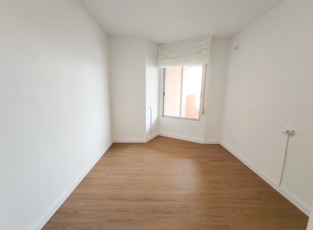 Resale - Apartment / Flat * - La Zenia *