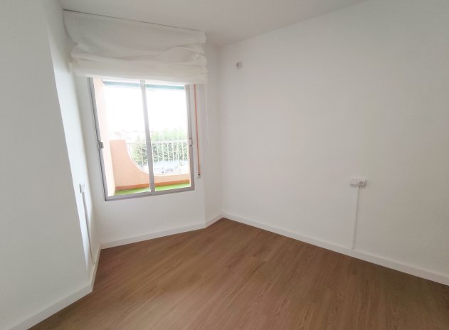 Resale - Apartment / Flat * - La Zenia *