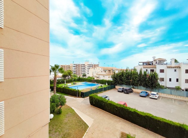 Resale - Apartment / Flat * - La Zenia *