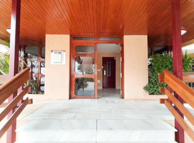 Resale - Apartment / Flat * - La Zenia *