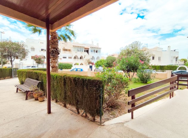 Resale - Apartment / Flat * - La Zenia *