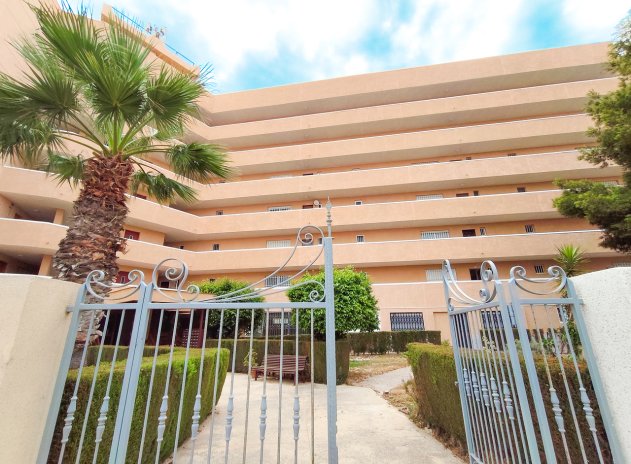 Resale - Apartment / Flat * - La Zenia *