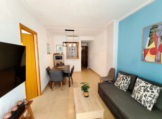 Resale - Apartment / Flat * - Torrevieja *