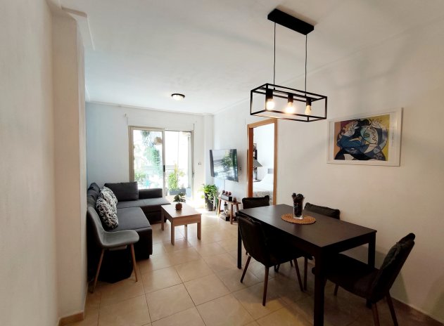 Resale - Apartment / Flat * - Torrevieja *