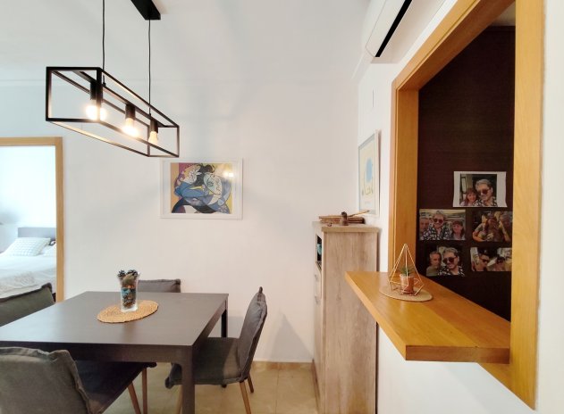 Resale - Apartment / Flat * - Torrevieja *