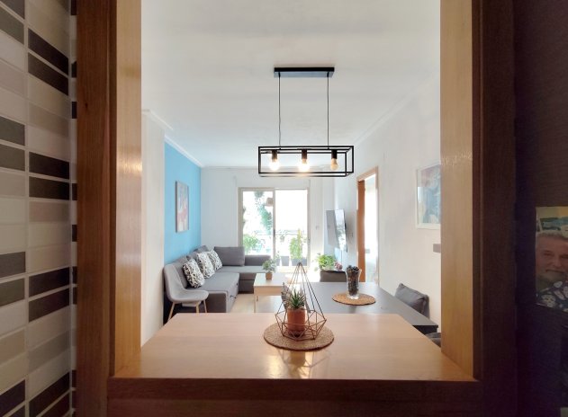 Resale - Apartment / Flat * - Torrevieja *