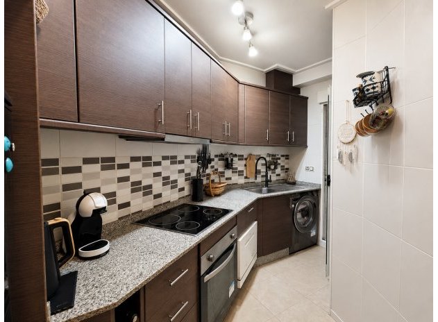 Resale - Apartment / Flat * - Torrevieja *