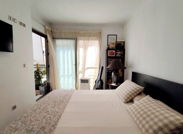 Resale - Apartment / Flat * - Torrevieja *