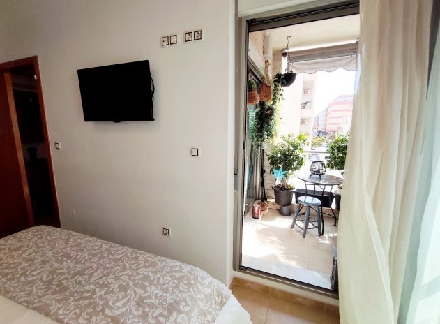 Resale - Apartment / Flat * - Torrevieja *