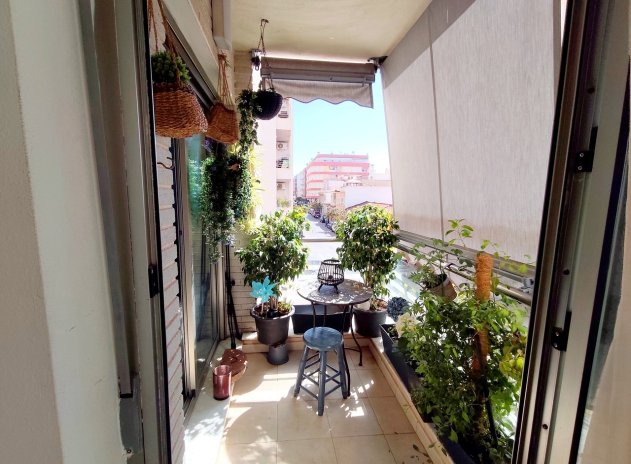 Resale - Apartment / Flat * - Torrevieja *