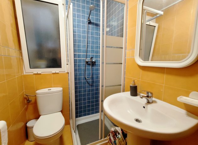Resale - Apartment / Flat * - Torrevieja *