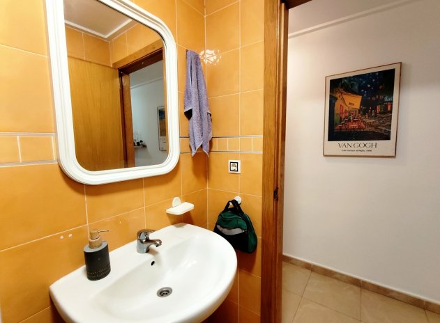 Resale - Apartment / Flat * - Torrevieja *