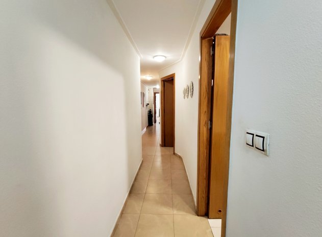 Resale - Apartment / Flat * - Torrevieja *